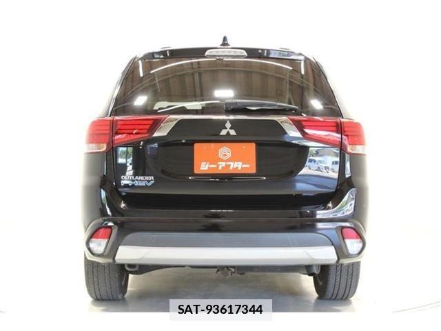 Mitsubishi OUTLANDER PHEV 2016-02 7727023-11
