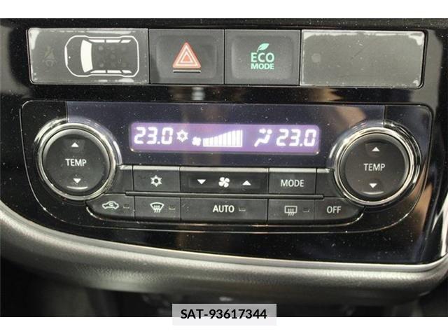 Mitsubishi OUTLANDER PHEV 2016-02 7727023-5