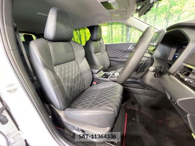 Mitsubishi OUTLANDER PHEV 2023-04 7788086-7