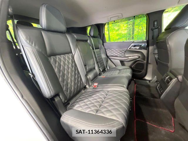 Mitsubishi OUTLANDER PHEV 2023-04 7788086-8