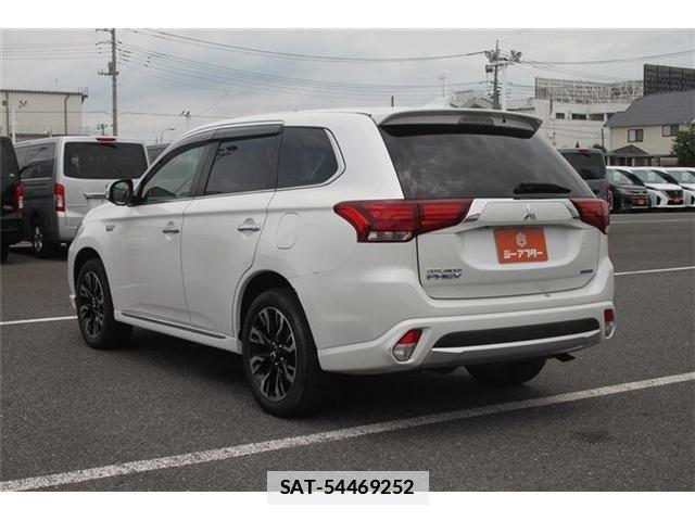Mitsubishi OUTLANDER PHEV 2015-07 7788076-11