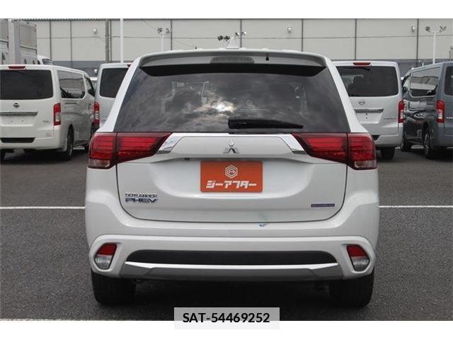 Mitsubishi OUTLANDER PHEV 2015-07 7788076-12
