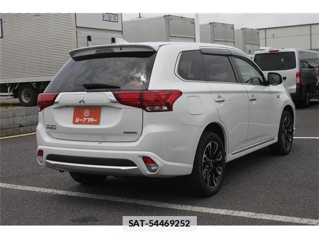 Mitsubishi OUTLANDER PHEV 2015-07 7788076-13