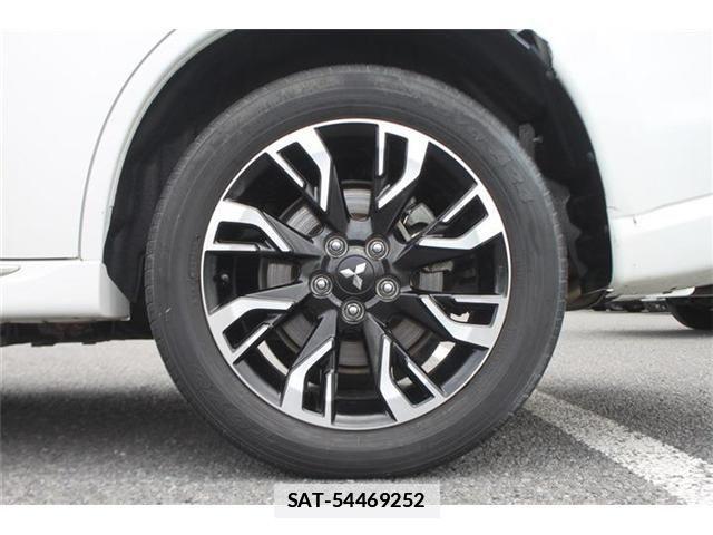 Mitsubishi OUTLANDER PHEV 2015-07 7788076-17