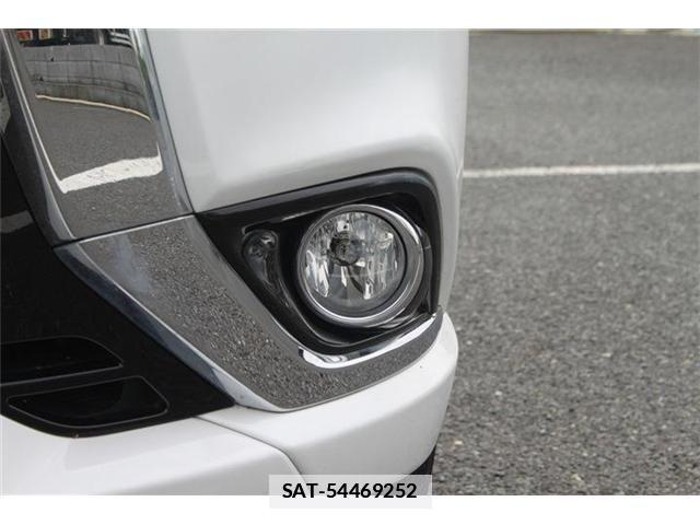Mitsubishi OUTLANDER PHEV 2015-07 7788076-27