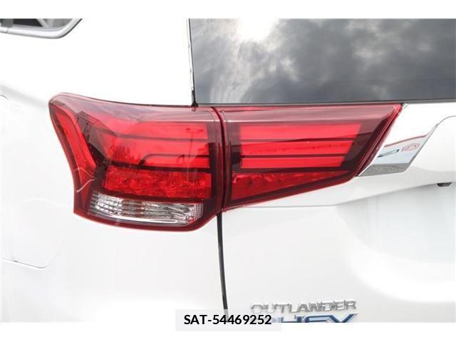 Mitsubishi OUTLANDER PHEV 2015-07 7788076-28