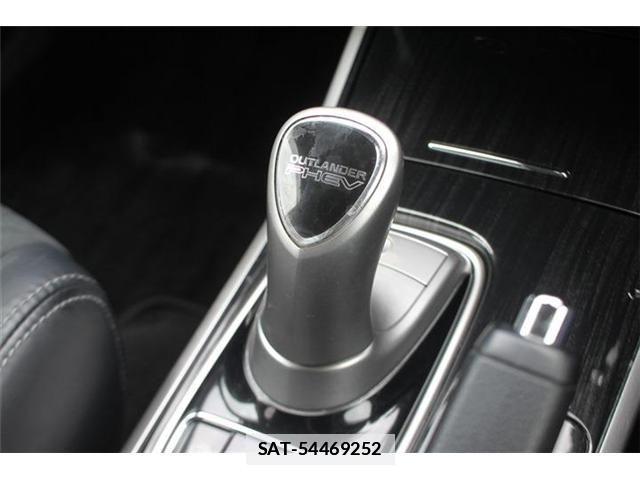 Mitsubishi OUTLANDER PHEV 2015-07 7788076-6