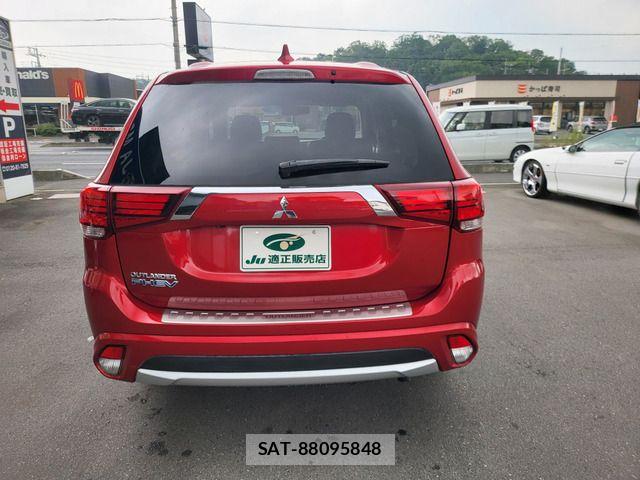 Mitsubishi OUTLANDER PHEV 2015-08 7878703-13