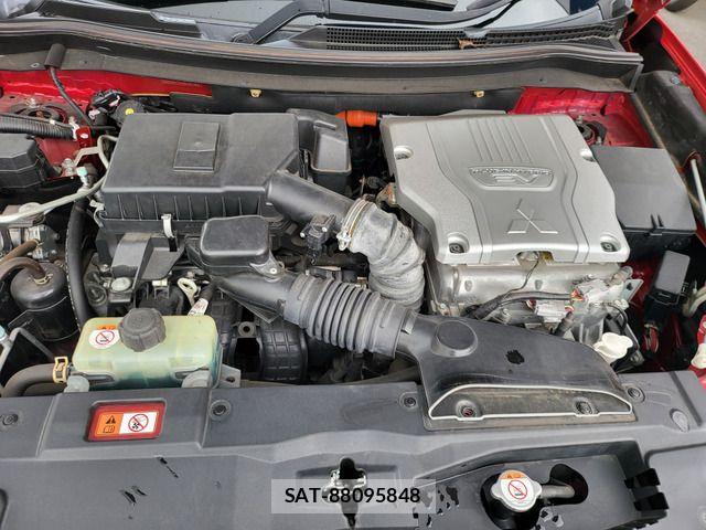 Mitsubishi OUTLANDER PHEV 2015-08 7878703-17