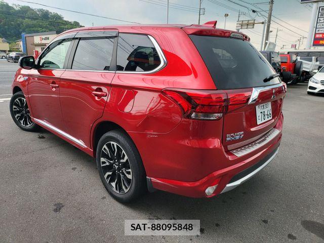 Mitsubishi OUTLANDER PHEV 2015-08 7878703-1