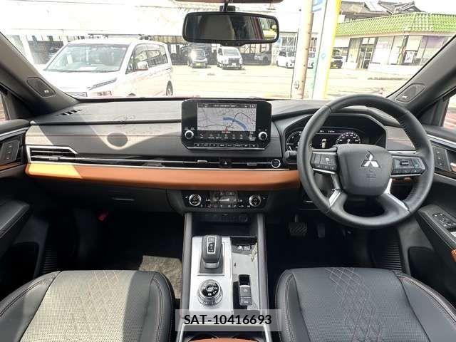 Mitsubishi OUTLANDER PHEV 2024-01 7878686-9
