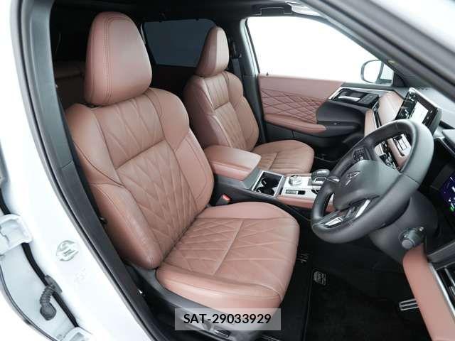 Mitsubishi OUTLANDER PHEV 2025-05 7878684-6