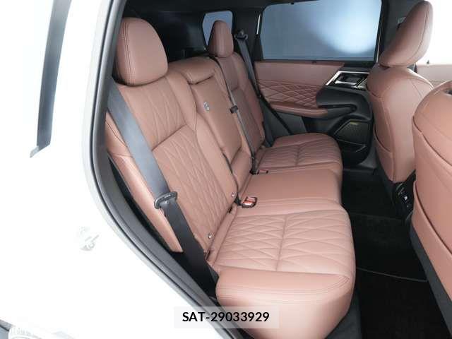 Mitsubishi OUTLANDER PHEV 2025-05 7878684-7