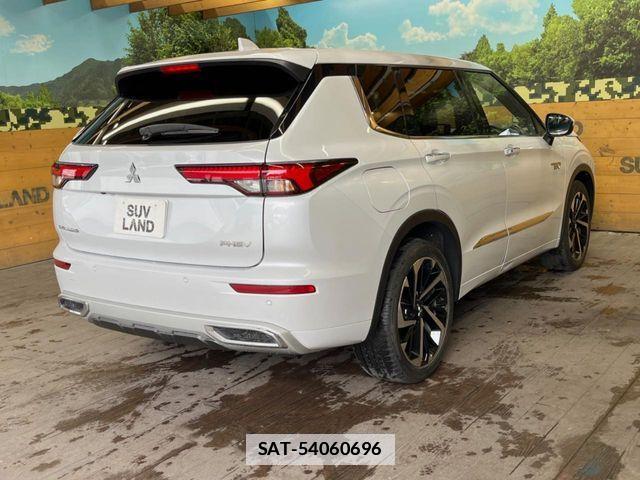 Mitsubishi OUTLANDER PHEV 2022-03 7878689-16