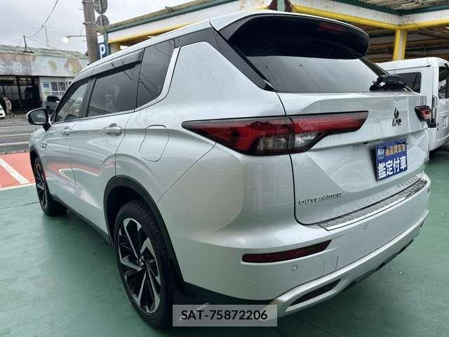 Mitsubishi OUTLANDER PHEV 2024-02 7878687-3