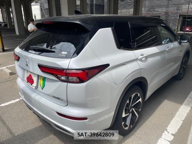 Mitsubishi OUTLANDER PHEV 2024-03 7878685-2