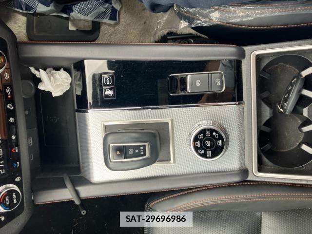 Mitsubishi OUTLANDER PHEV 2023-08 7878692-13