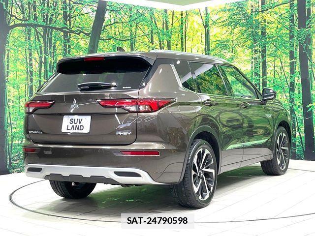 Mitsubishi OUTLANDER PHEV 2023-03 7903207-16