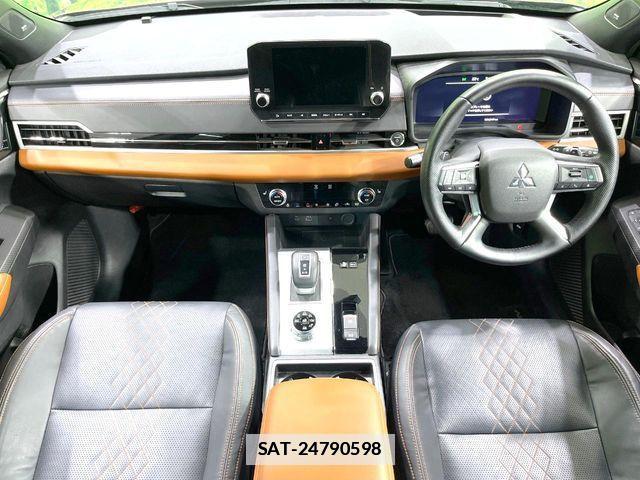 Mitsubishi OUTLANDER PHEV 2023-03 7903207-1