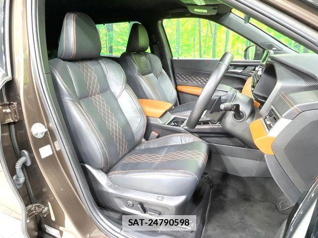 Mitsubishi OUTLANDER PHEV 2023-03 7903207-8