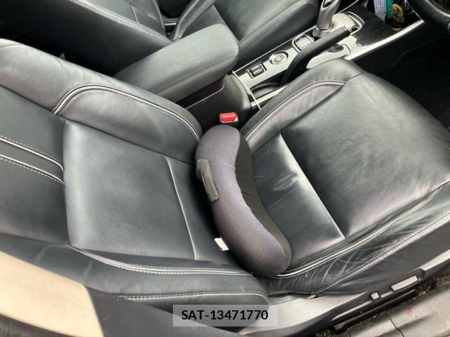 Mitsubishi OUTLANDER PHEV 2016-02 7963237-11