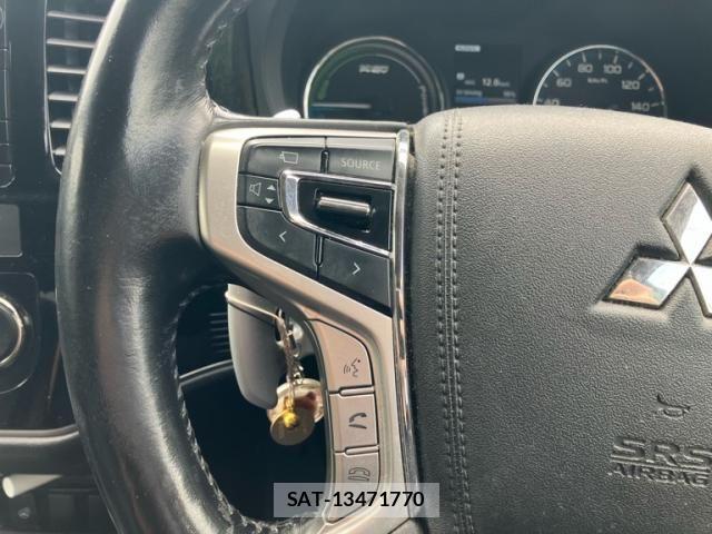 Mitsubishi OUTLANDER PHEV 2016-02 7963237-15