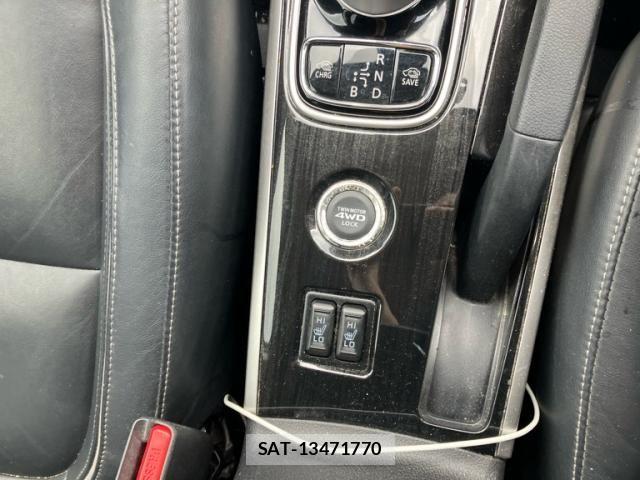 Mitsubishi OUTLANDER PHEV 2016-02 7963237-23