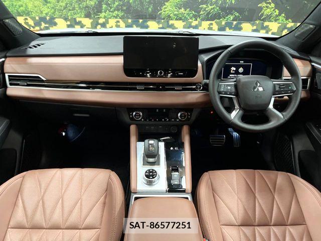 Mitsubishi OUTLANDER PHEV 2025-03 7963221-1