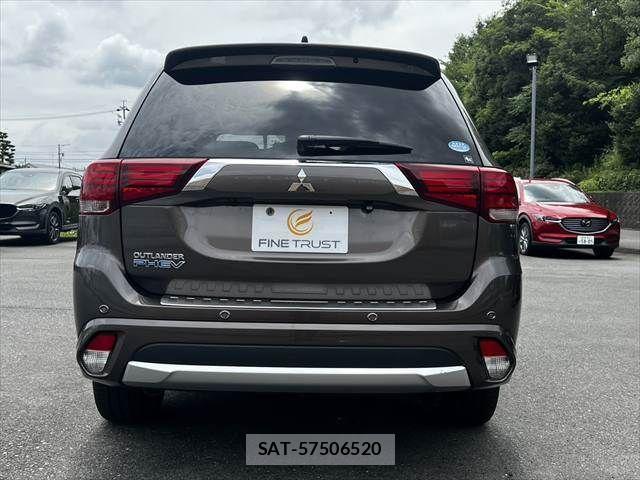 Mitsubishi OUTLANDER PHEV 2015-07 7963228-14