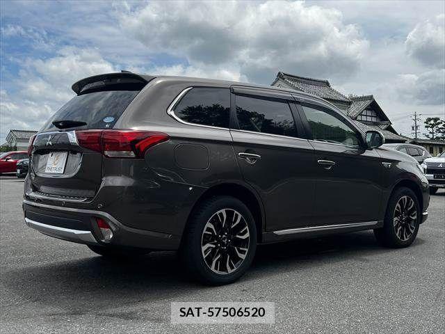Mitsubishi OUTLANDER PHEV 2015-07 7963228-15