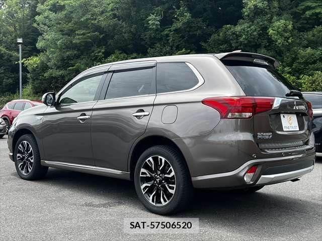 Mitsubishi OUTLANDER PHEV 2015-07 7963228-16