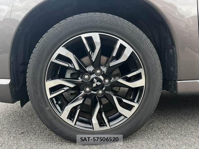 Mitsubishi OUTLANDER PHEV 2015-07 7963228-24