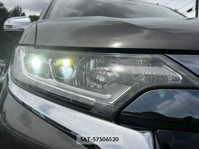 Mitsubishi OUTLANDER PHEV 2015-07 7963228-29