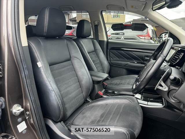Mitsubishi OUTLANDER PHEV 2015-07 7963228-4