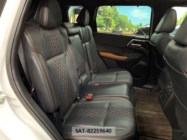 Mitsubishi OUTLANDER PHEV 2022-06 7963222-8