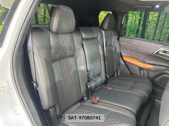 Mitsubishi OUTLANDER PHEV 2022-06 7963223-9