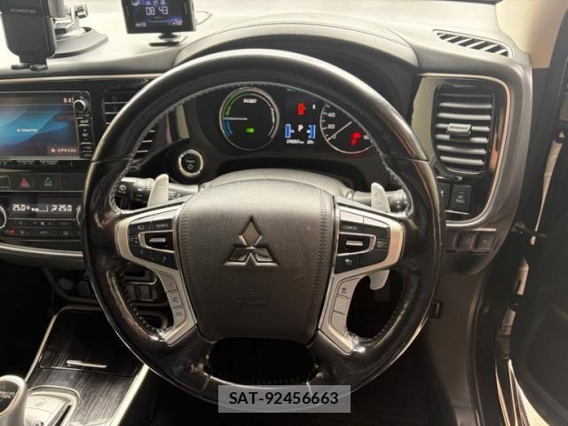 Mitsubishi OUTLANDER PHEV 2016-02 7963238-10
