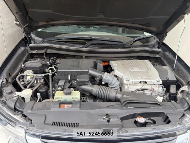 Mitsubishi OUTLANDER PHEV 2016-02 7963238-11