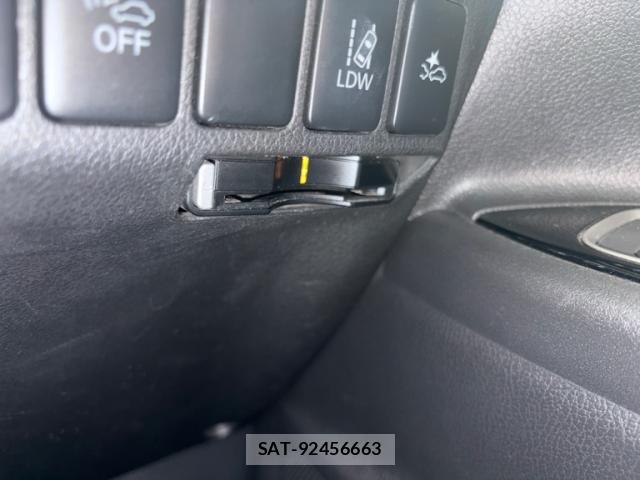 Mitsubishi OUTLANDER PHEV 2016-02 7963238-20