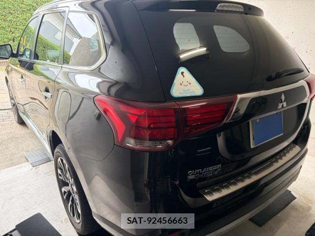 Mitsubishi OUTLANDER PHEV 2016-02 7963238-3