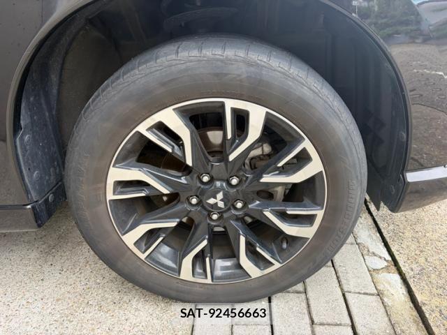 Mitsubishi OUTLANDER PHEV 2016-02 7963238-4