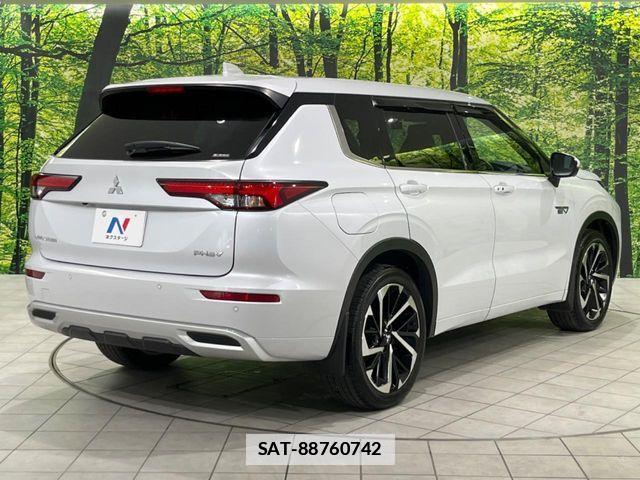Mitsubishi OUTLANDER PHEV 2022-02 7963226-17