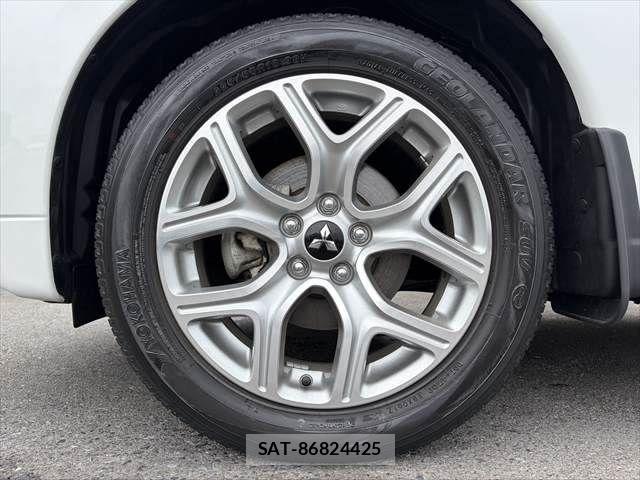 Mitsubishi OUTLANDER PHEV 2014-07 7963235-12