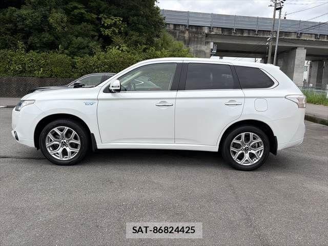 Mitsubishi OUTLANDER PHEV 2014-07 7963235-19