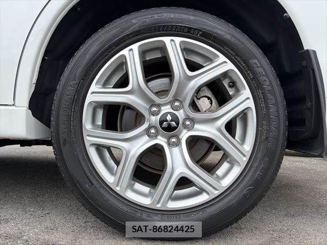 Mitsubishi OUTLANDER PHEV 2014-07 7963235-26