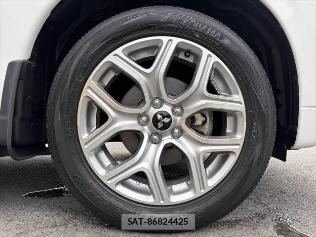 Mitsubishi OUTLANDER PHEV 2014-07 7963235-28