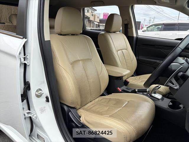 Mitsubishi OUTLANDER PHEV 2014-07 7963235-6