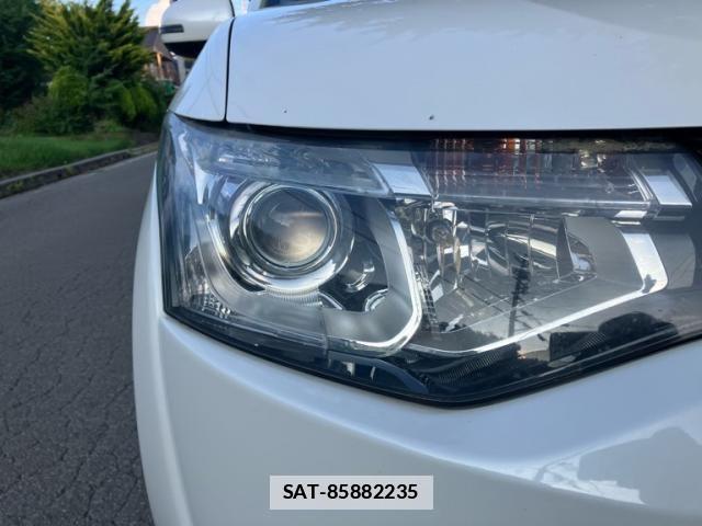 Mitsubishi OUTLANDER PHEV 2013-11 7980523-10