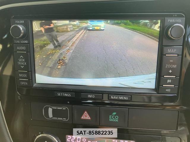 Mitsubishi OUTLANDER PHEV 2013-11 7980523-24