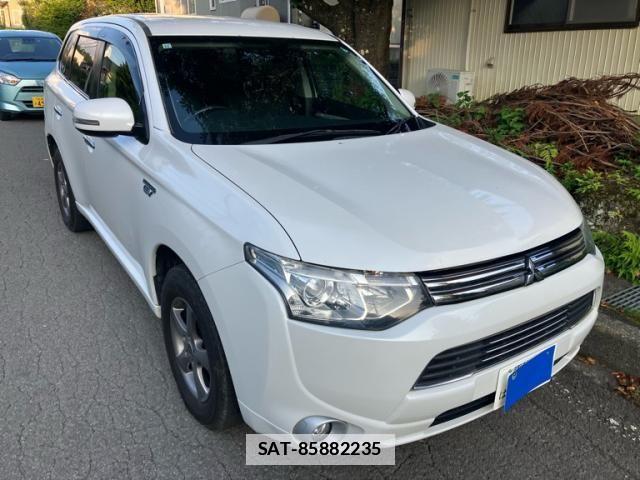 Mitsubishi OUTLANDER PHEV 2013-11 7980523-2